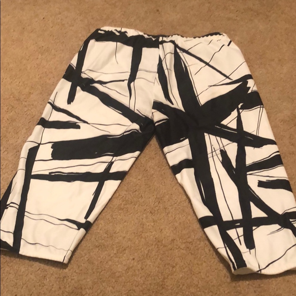 Capris - Picture 2 of 2